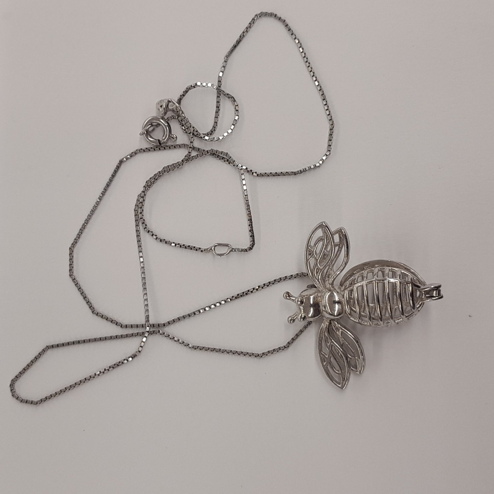 925 bee necklace